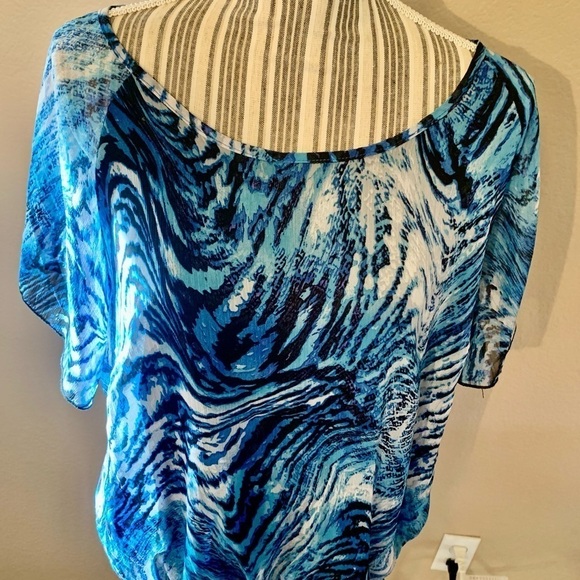 Dress Barn Tunic Top XL 14/16 Blue Black White Animal Print Short Sleeves - Picture 2 of 16